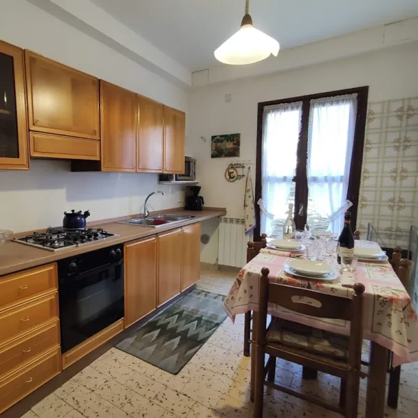 Casa-Vacanze-Affitto-Porlezza-Lago-di-Lugano-Appartamento-Piano Terra-Cucina
